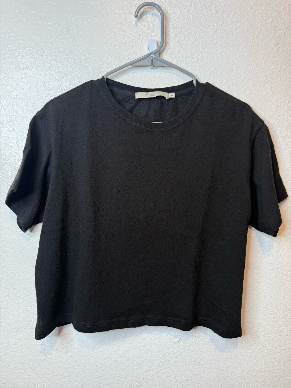 7115 by Szeki Black Textured Crop Top Size Small Casual Capsule Neutral Basic